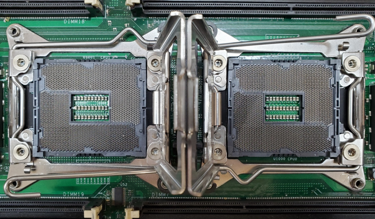 IBM Flex System x240 Blade Server 8737-AC1 - No RAM/CPU/HDD *READ* Q