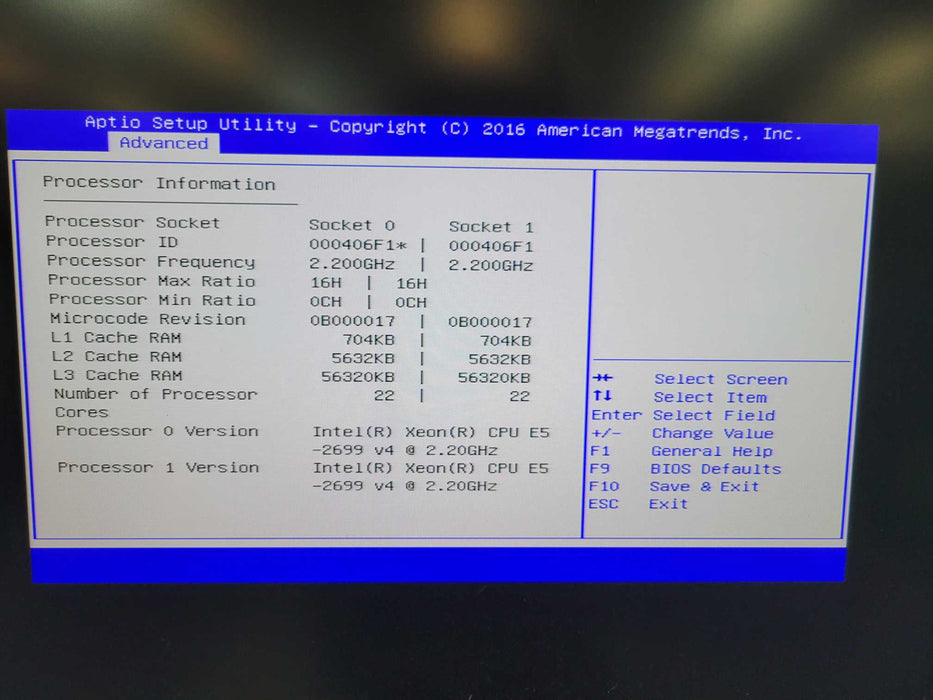 Cisco UCS C220 M4 - 2x Xeon E5-2699 v4 32GB DDR4 AVAGO 12GMR 2x770W PSU %