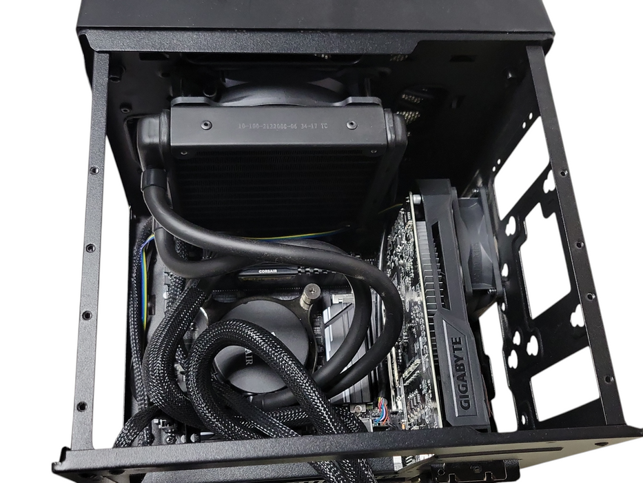 Custom/Gigabyte PC, Core I7-8700K 3.70GHz, 16GB DDR4, 256GB nVME, 550W PSU Q_