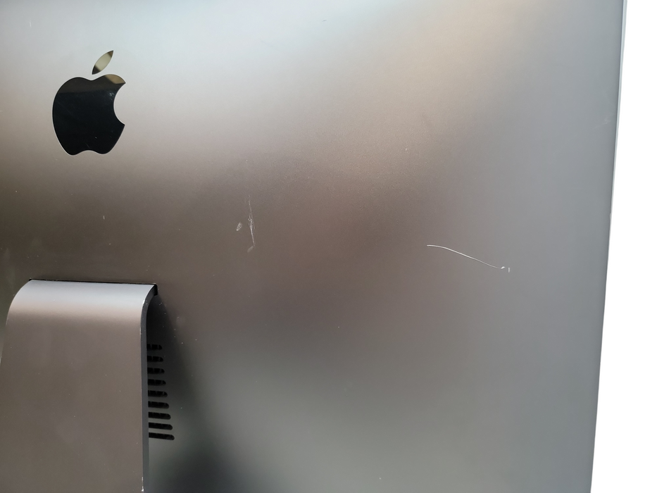 iMac Pro 2017, 27" 10-Core Xeon W-2150B 3.0 GHz, 32GB RAM, 1TB SSD READ _