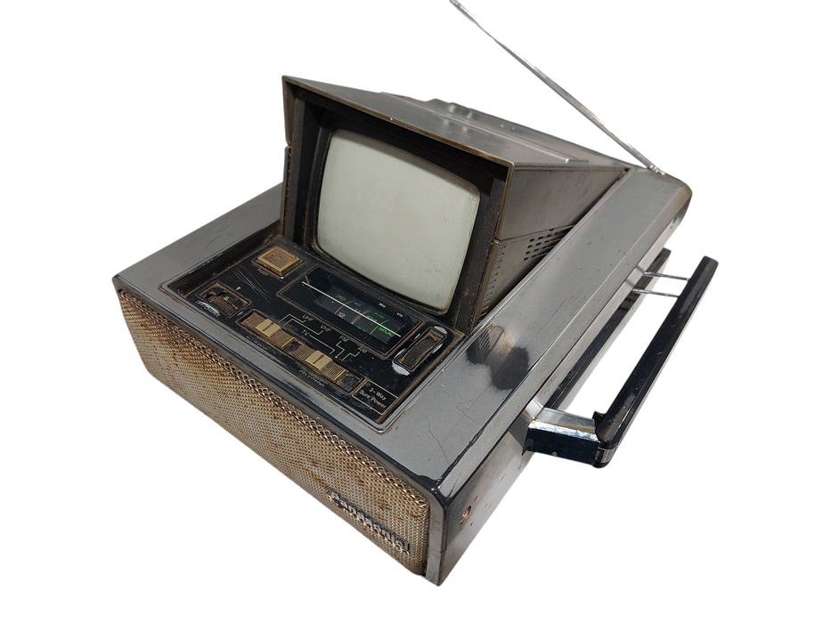 Vinatge Panasonic Solid State T.V. Model: TR-5050C ( Parts )  =