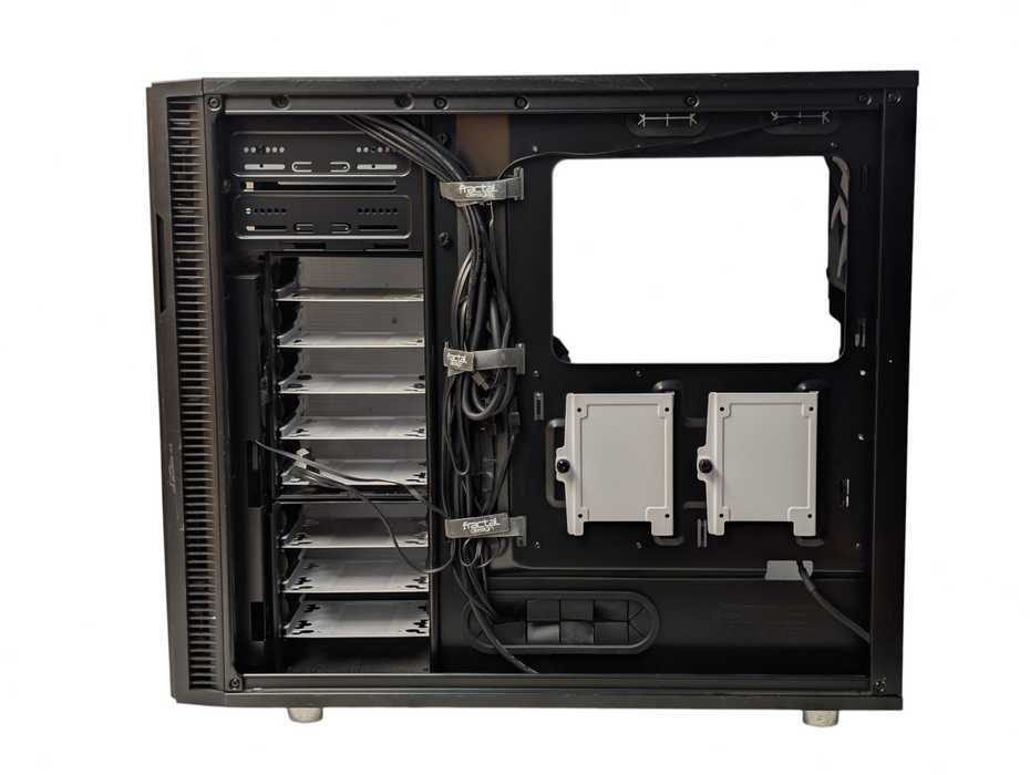 Fractal Design Define R5 Computer Case with 8x 3.5 inch HDD Bays.  -