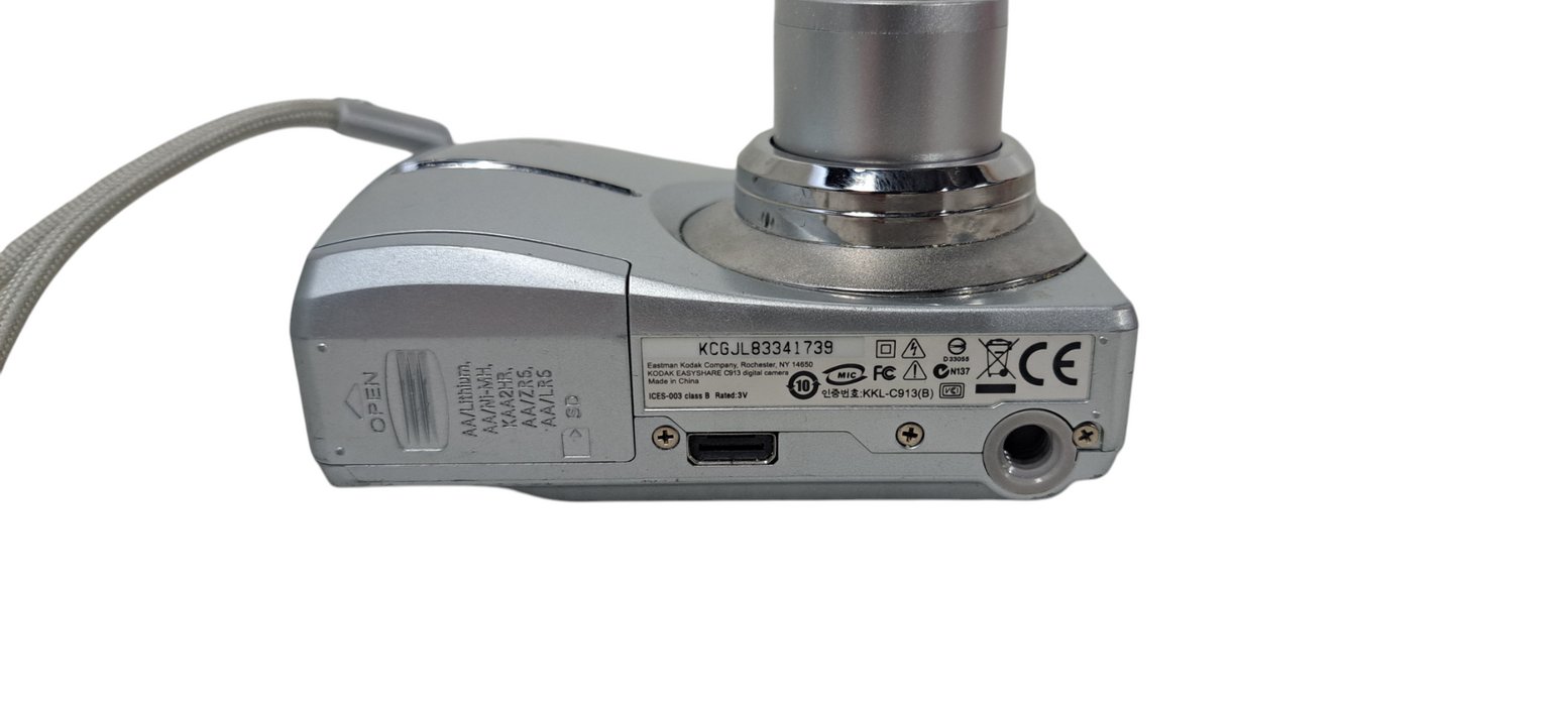 Kodak EasyShare C913 9.2MP Digital Camera Q