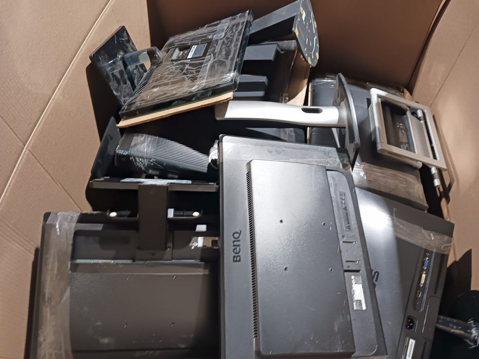 Lot of 190x 22"- 24" Assorted Brand/Model Tested Monitors (MS24-81)