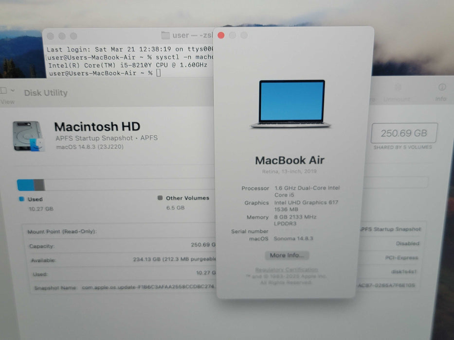 Apple Macbook Air 2019 13" 2-Core i5-8210Y @ 1.6GHz 8GB DDR3 250GB SSD (