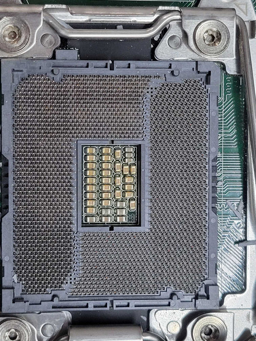 Dell Precision T5820 - Barebones 950W PSU NO CPU NO RAM NO HDD %