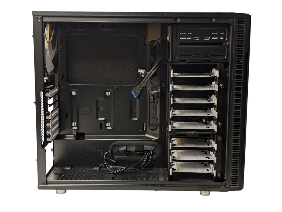 Fractal Design Define R5 Computer Case with 8x 3.5 inch HDD Bays.  -