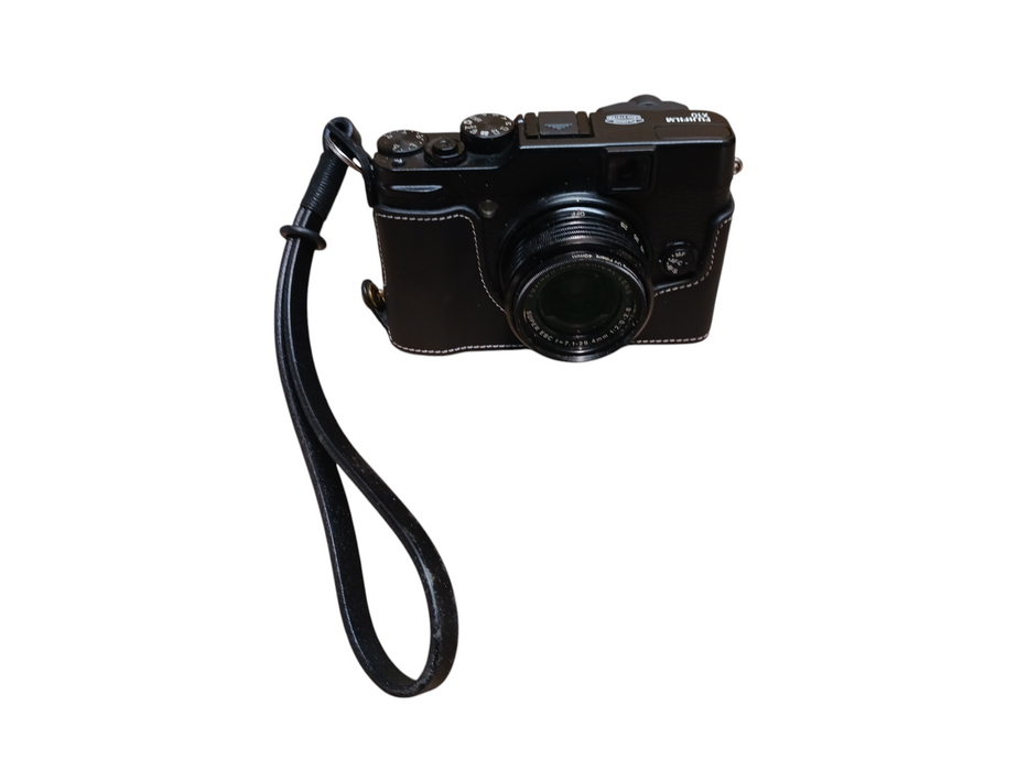 FUJIFILM X10 12MP Digital Camera with 12 Megapixel Optical Zoom Black
