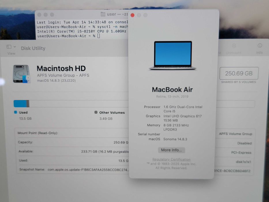 Apple Macbook Air 2019 2-Core i5-8210Y @ 1.6GHz 8GB DDR3 250GB SSD (