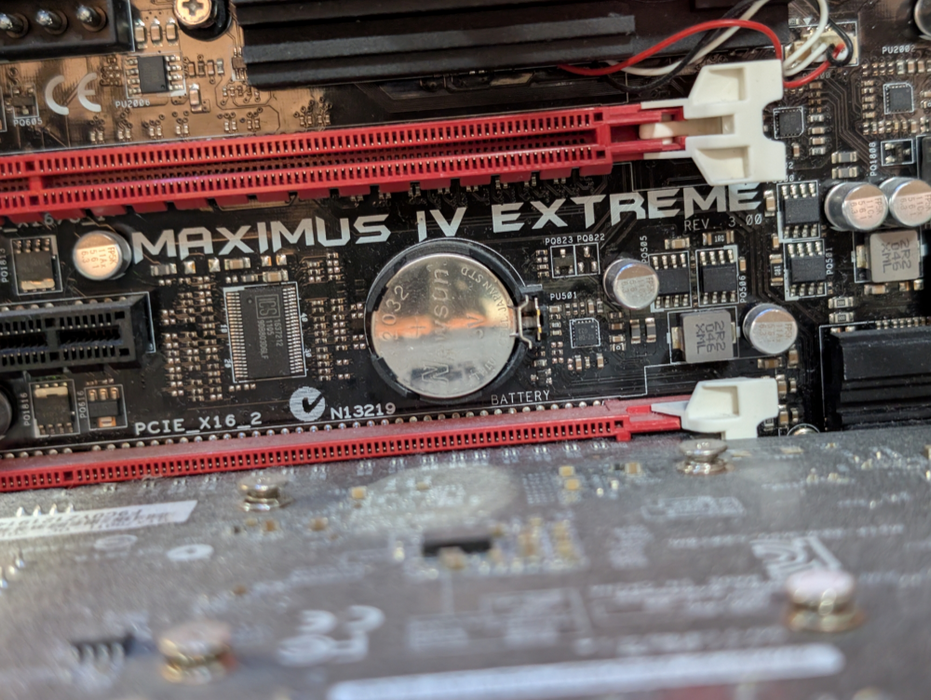 Custom PC ROG Maximus IV EXTREME Intel Core i7-2600K 8GB RAM 500GB SSD  -