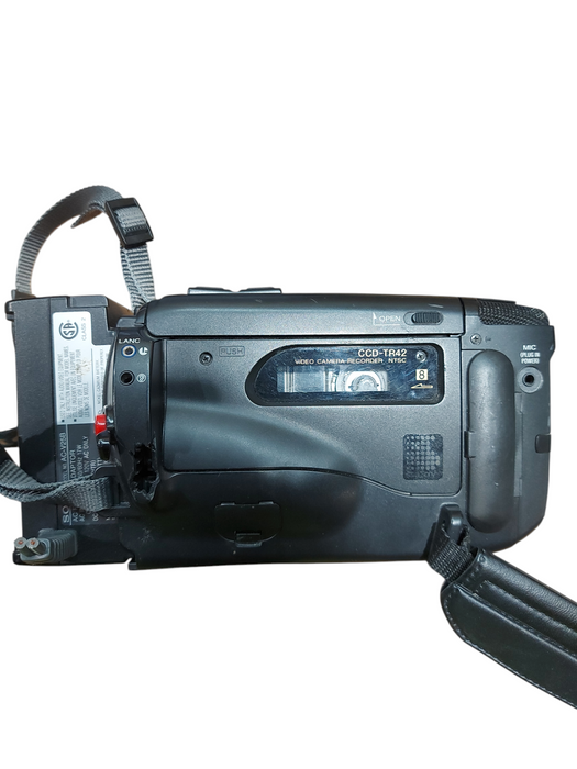 SONY VIDEO 8 HANDYCAM CCD-TR42 VIDEO CAMERA VINTAGE RETRO