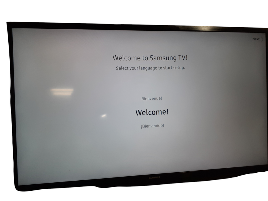 Samsung 32” Smart LED TV UN32M5300AF 1080p Full HD