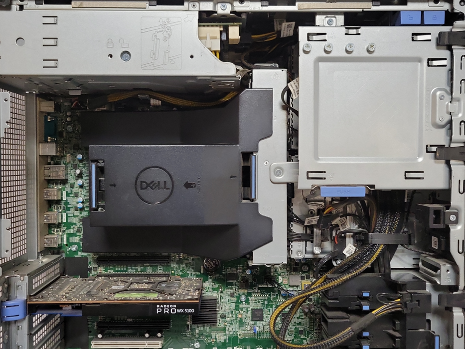 Dell 5820 Xeon W-2133 3.60GHz 32GB DDR4, 240GB SSD+8TB HDD, 950W PSU _