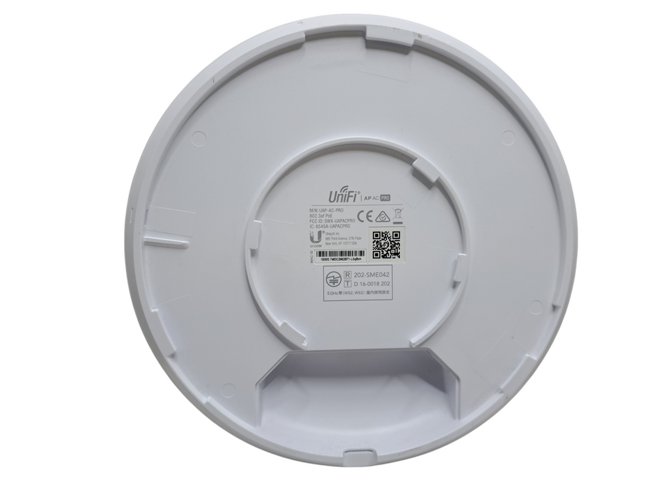 Ubiquiti Networks UAP-AC-PRO 1300Mbps Wireless Access Point Q)