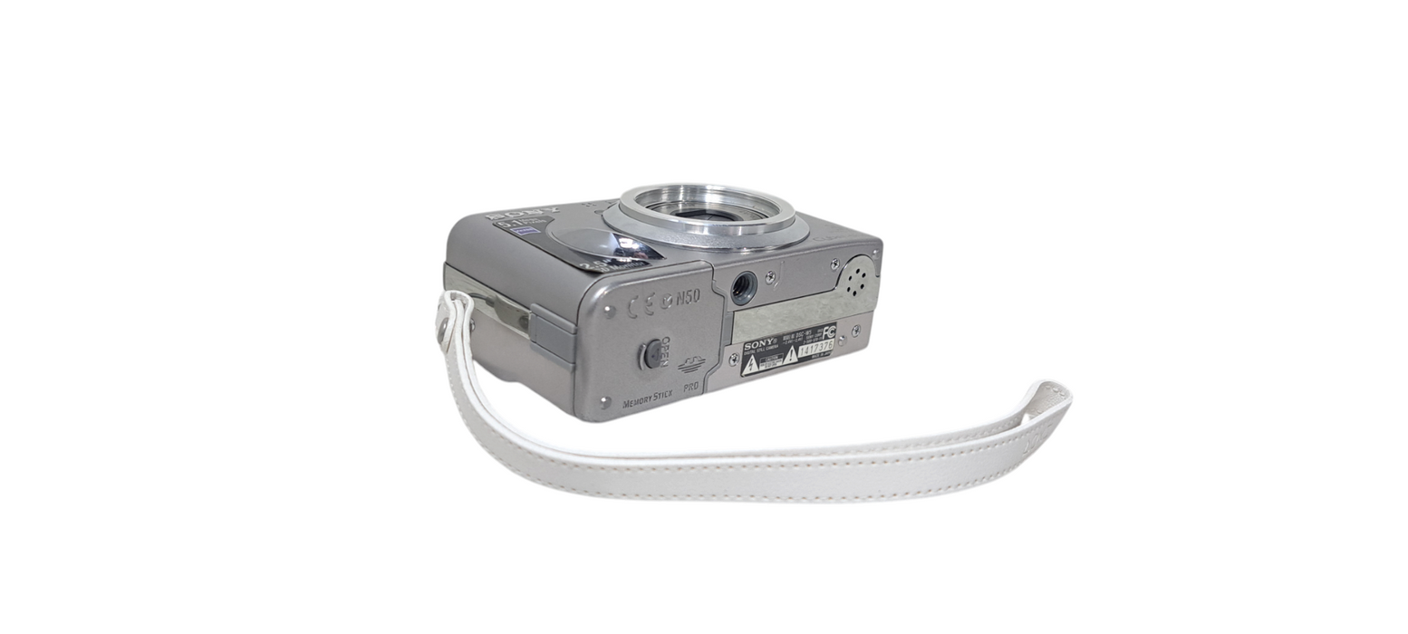 Sony Cyber-Shot DSC-W5 5.1MP 3x Digital Camera