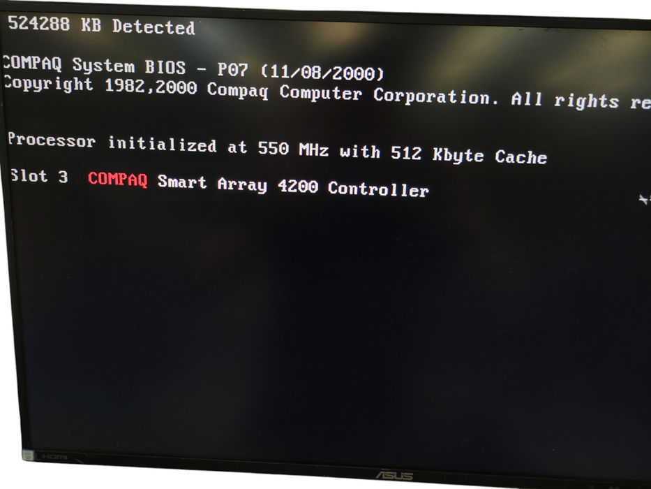 COMPAQ PROLIANT 1850R - Pentium III 550MHz 512MB RAM Smart 4200 225W PSU %