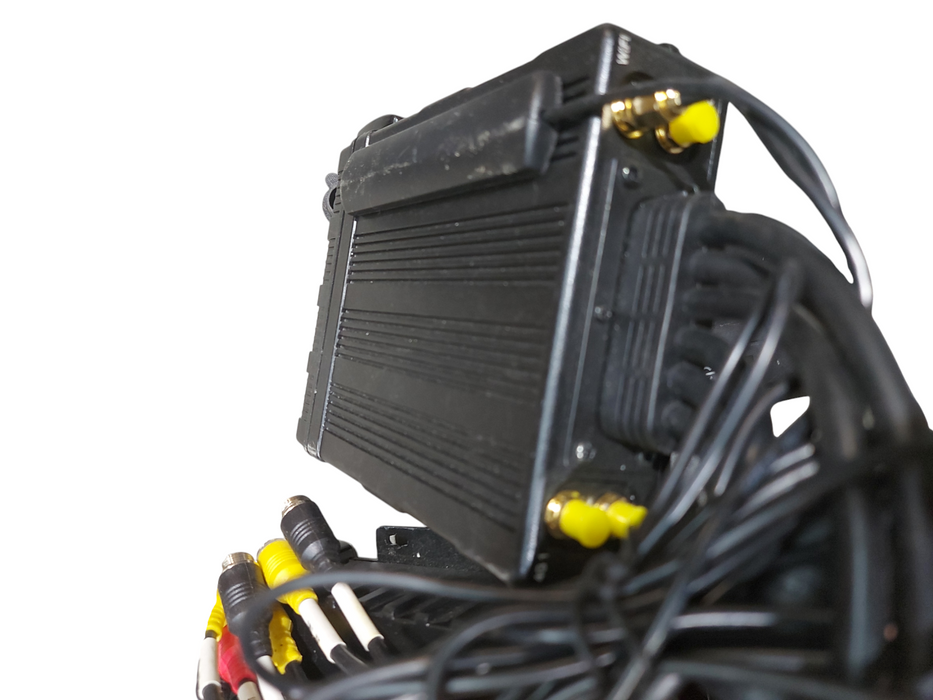 Lot  4x VEHICLE MDVR/CCTV