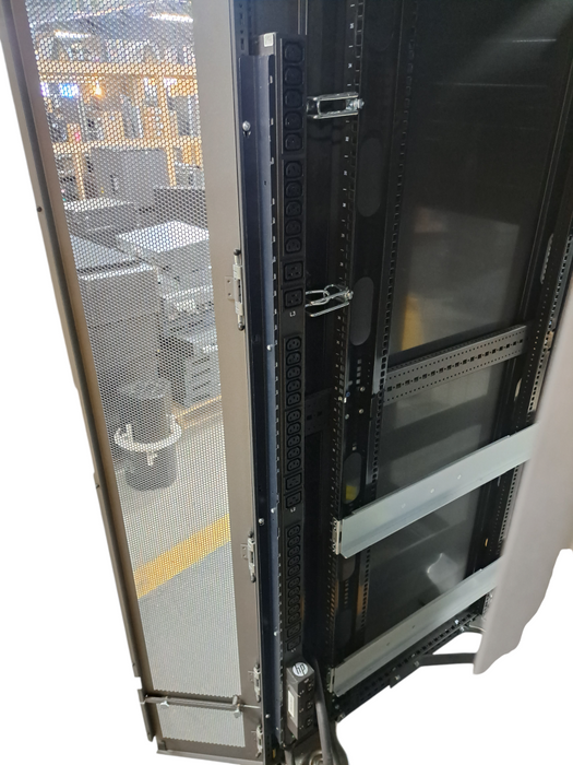 HP 42U Server Rack Cabinet Fully Enclosed w/ 2x PWR Bar | No Keys )