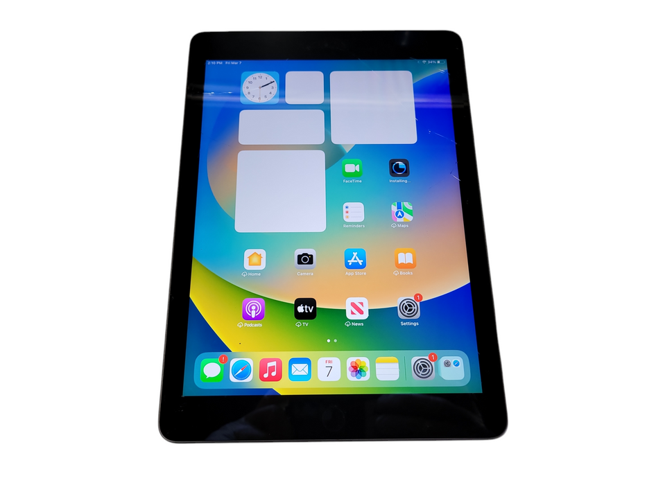 Apple iPad 5th Gen 32GB (A1823) - READ Δ