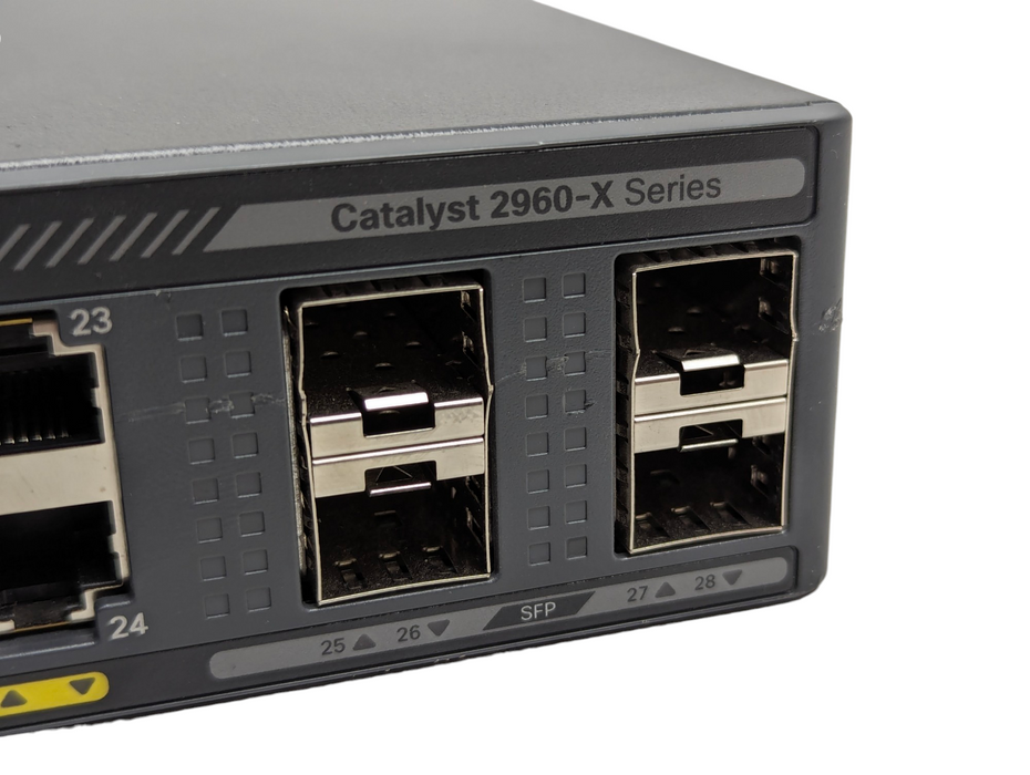 Cisoc WS-2960X-24TS-L 24 port gibabit switch with 4x SFP uplinks  Q