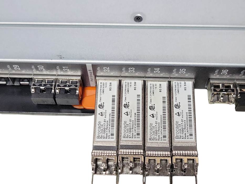 IBM Flex System 00Y3329 FC5022 24-Port 16Gb SAN scalable Switch Q_