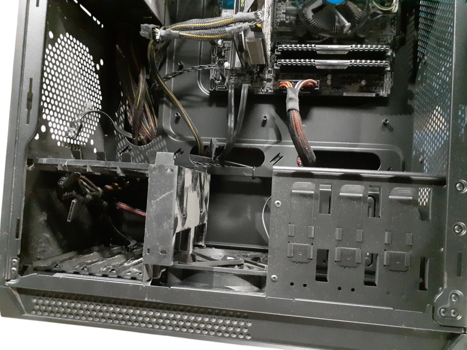 Custom Pc/Asus i7-7700 @3.60GHz 16GB DDR4 256GB NVMe