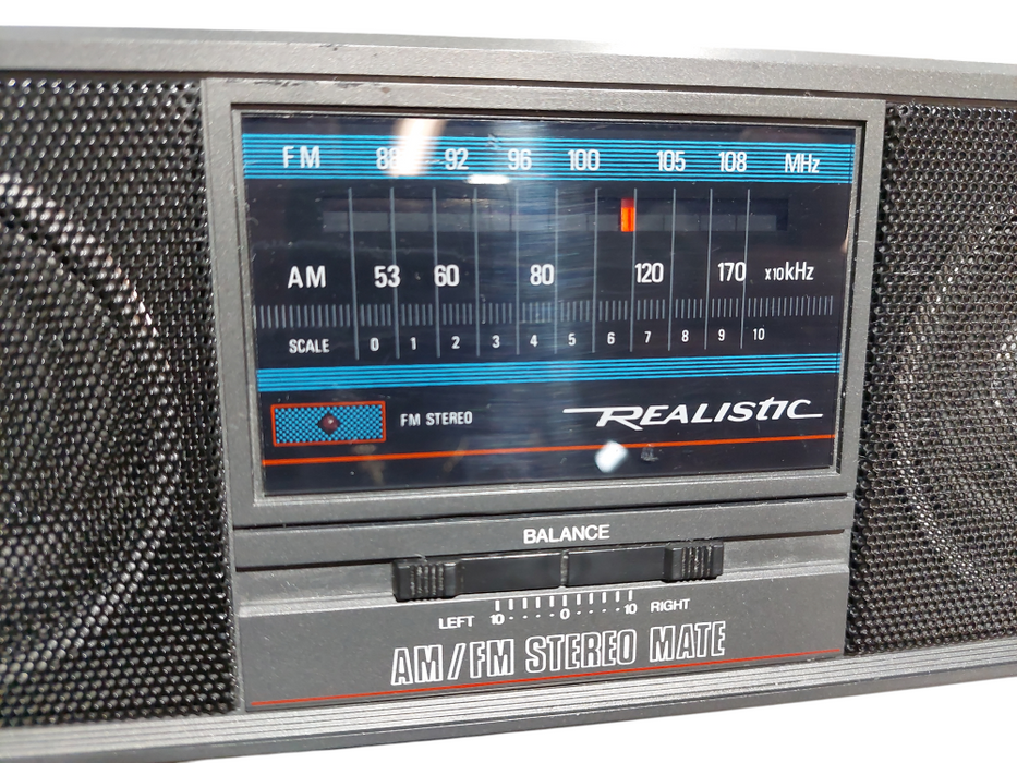 Realistic Stereo Radio AM/FM Model: 12-722 Tandy Corp. Barrie Ont. =