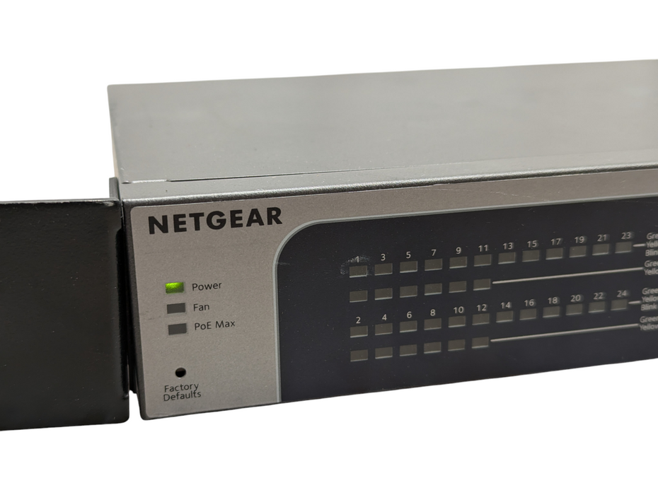 NETGEAR ProSAFE Plus 24 Port Gigabit Switch with PoE JGS524PE -