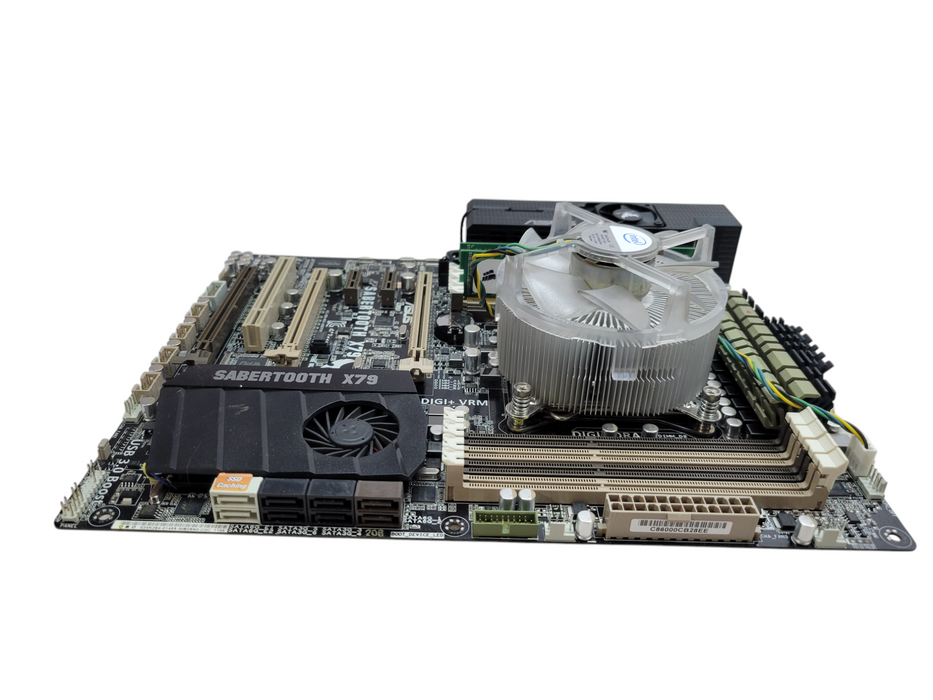 Intel Core i7-3820 @ 3.60GHz ASUS SABERTOOTH X79 8GB DDR3 + I/O Plate %