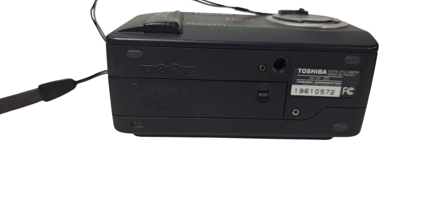 Vintage Toshiba PDR-M71 Digital Camera