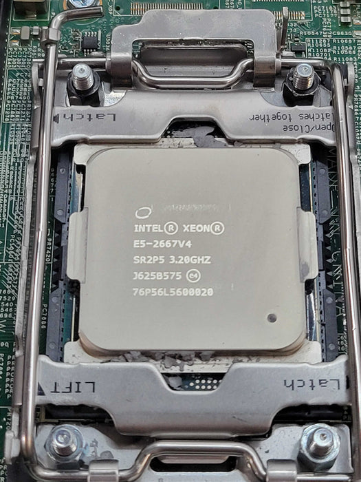 Dell PowerEdge FC630 - 2x Xeon E5-2667 v4 NO RAM NO HDD Q%