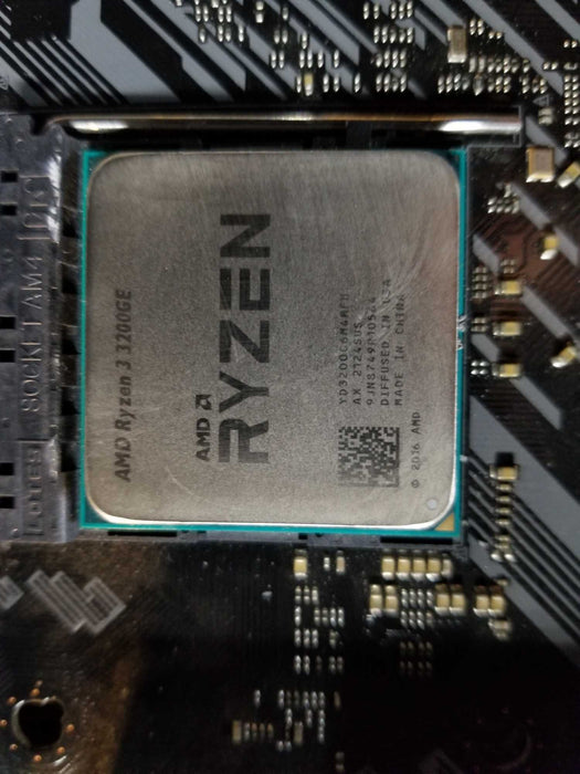 COMBO ASUS TUF GAMING B450 PLUS II + AMD Ryzen 3 3200GE / NO RAM / NO MB Cover