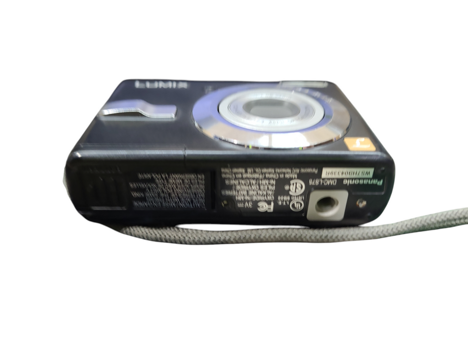 Panasonic Lumix DMC-LS75 7.2MP Digital Camera