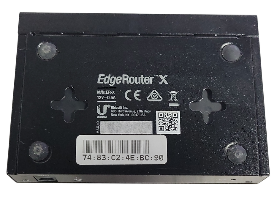 Ubiquiti Networks ER-X EdgeRouter X 5-Port Gigabit Wired Router Q_