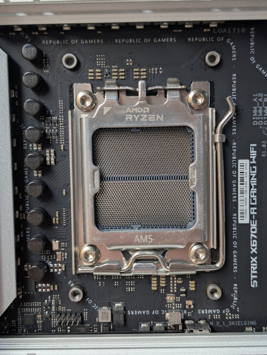 ASUS ROG STRIX X670E-A GAMING WIFI AM5 Motherboard PLEASE READ  -
