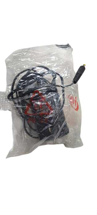 Like New Clinton Electronics CE-L07 Monitor 7″ LCD Display/Monitor W/ Stand Q