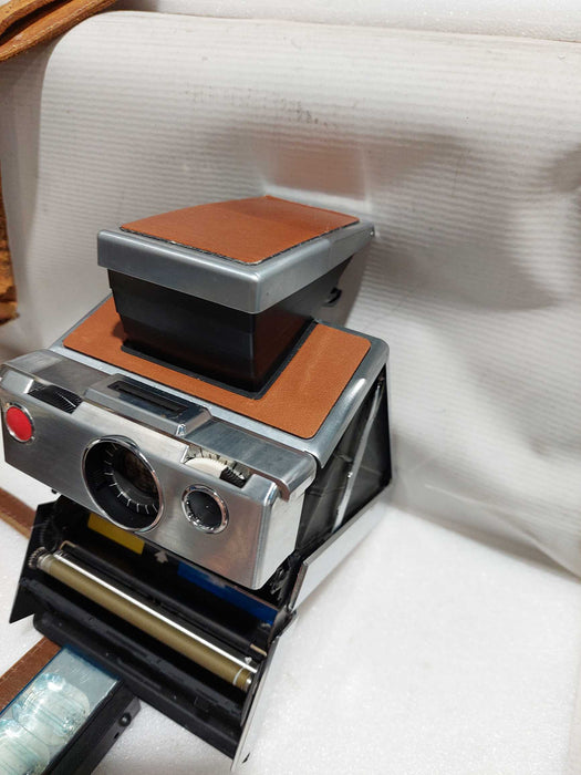 Vinatge Polaroid Land Camera SX-70 =