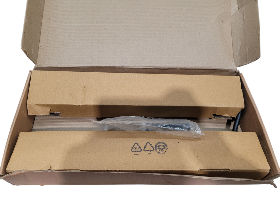APC AP9562 10-Outlet Power Distribution Unit Basic Rack Panel PDU