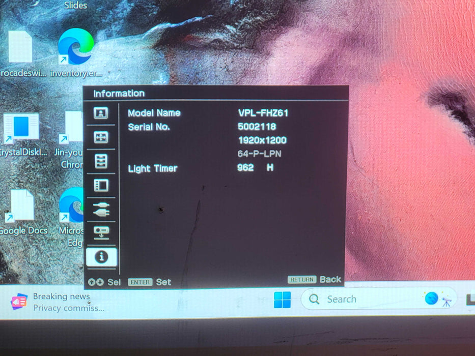 Sony Data Projector VPL-FHZ61 5100-Lumen 962 lamp hours WUXGA No remote $