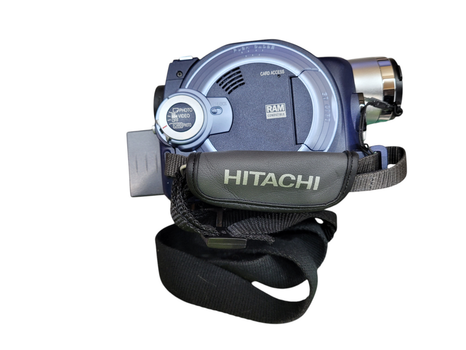 Hitachi DZ-MV550A DVD Camcorder with 18x Optical Zoom (IOB)