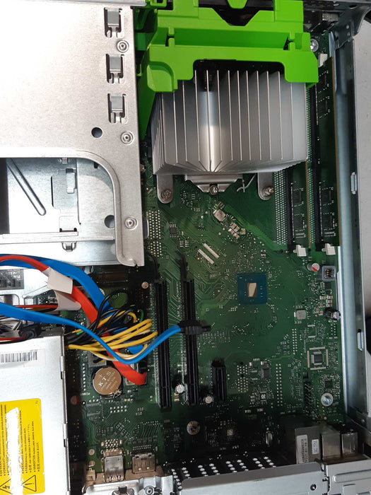 FUJITSU Intel Pentium G4560 3.50GHz , 8GB DDR4, NO HDD