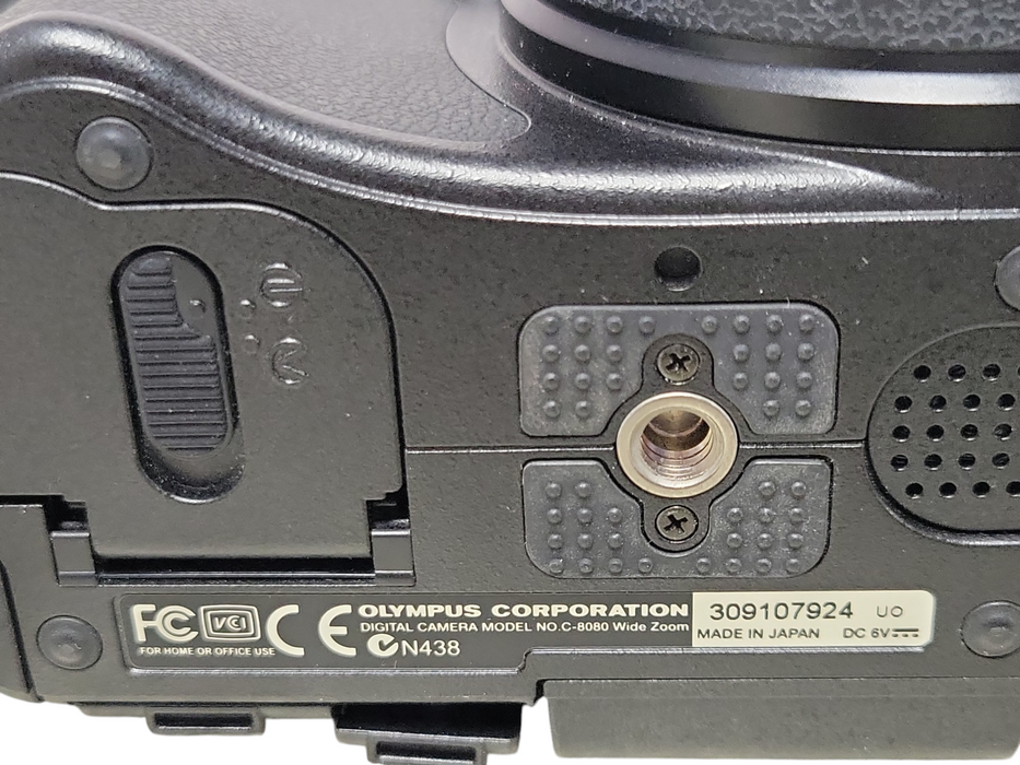 Olympus C-8080 Wide Zoom Compact Camera 8MP, No Battery, No CF/SD Card _