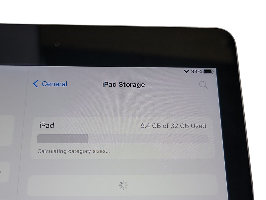 Apple iPad 5th Gen - 32GB - Space Gray [A1822] (
