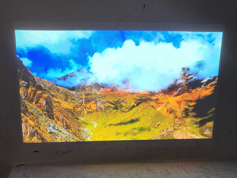 Panasonic PT-DZ570U Projector 4000 Lumens HDMI 692 Lamp Hours $