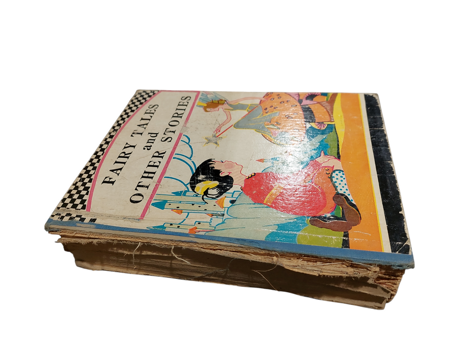 Bundle of 5 Vintage Childrens Story Books  =