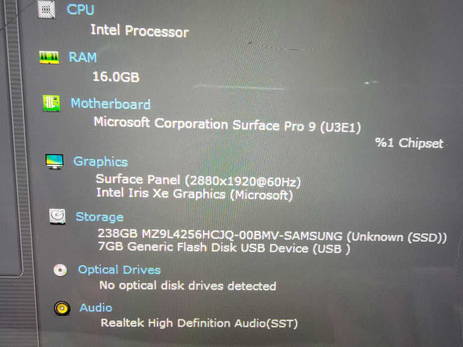 MS Surface Pro 9 2038 13" | 10-Core i7-1265U @2.7GHz 16GB RAM 256GB SSD -READ