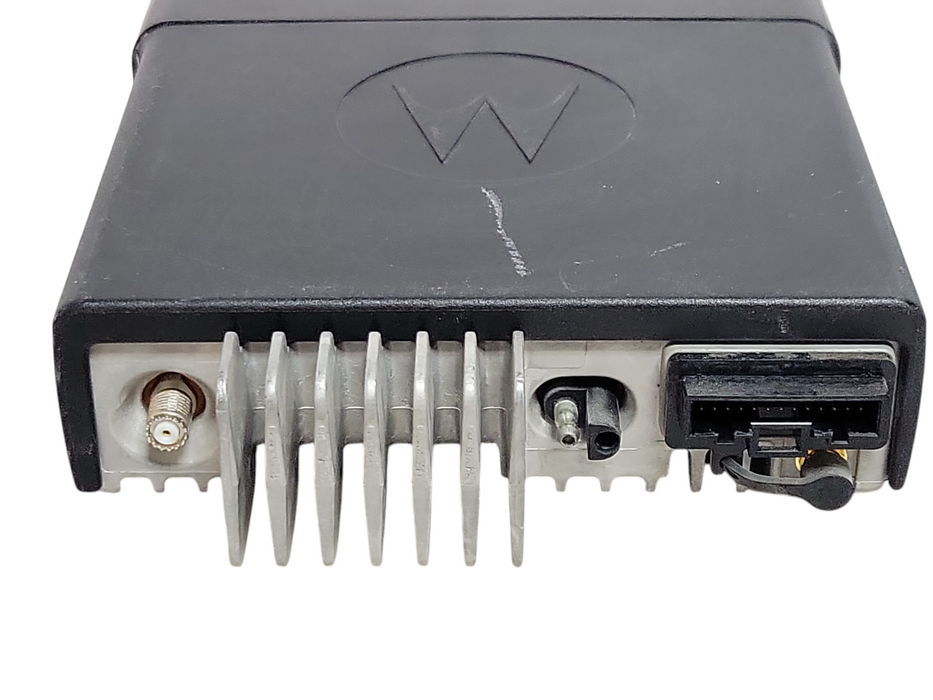 Motorola XPR4550 AAM27QPH9LA1AN UHF frequency range of 403–470 MHz _