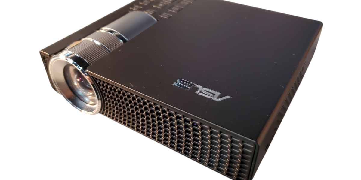 ASUS P2E Portable LED Projector — retail.era