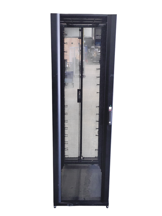 APC AR3100 NETSHELTER ENCLOSURE 42U 600MM X 1070MM SERVER RACK DATA CABINET Q_