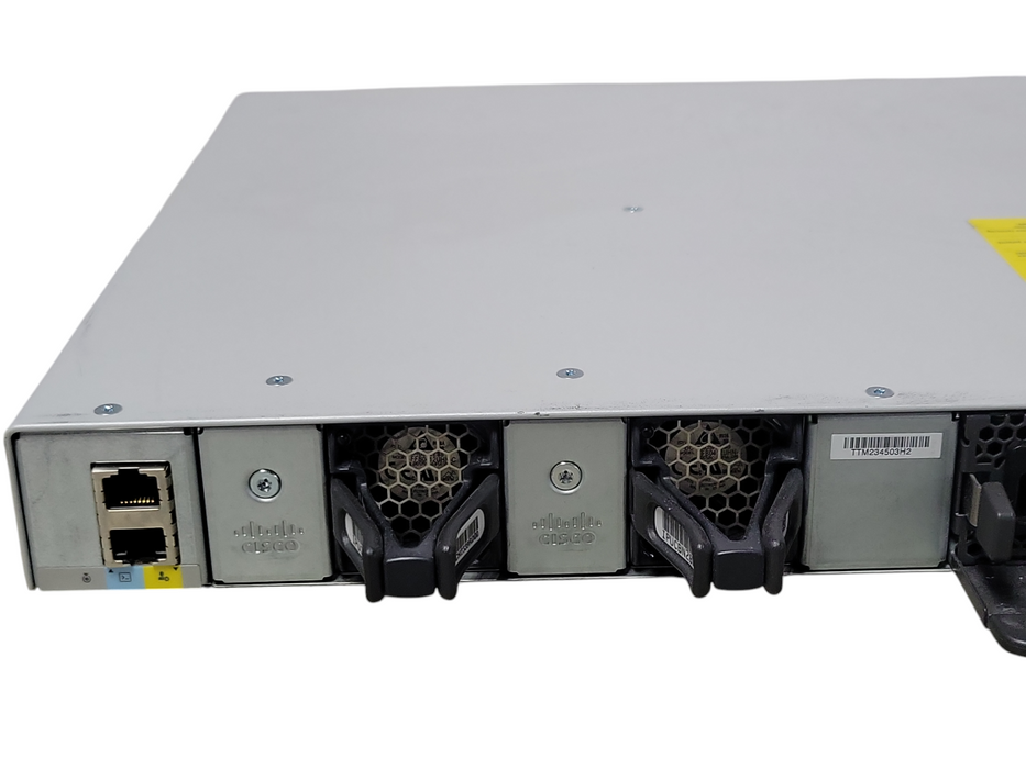 Cisco C9200-24P-E 24-Port Gigabit PoE+ Managed Switch 1x PWR-C6-600WAC PSU _